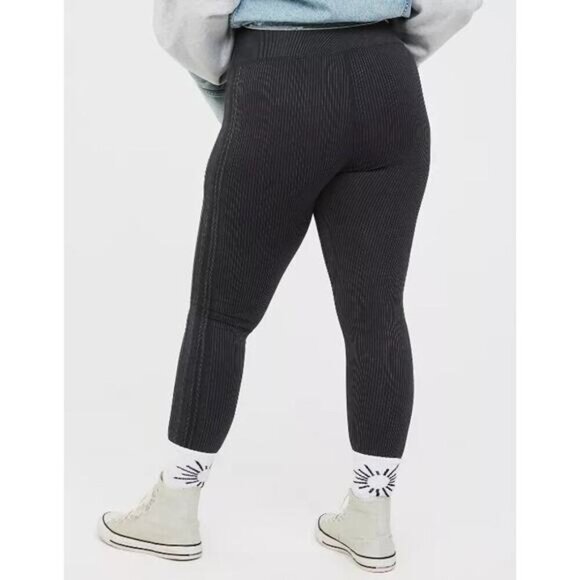 NWT OFFLINE By Aerie Seamless Cable High Waisted Legging Size Small True Black - Picture 2 of 7